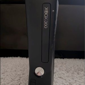 Microsoft Xbox 360 S 4GB Console - Black